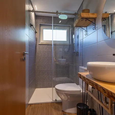 Refugio Oliveiras, Mondim De Bastos *