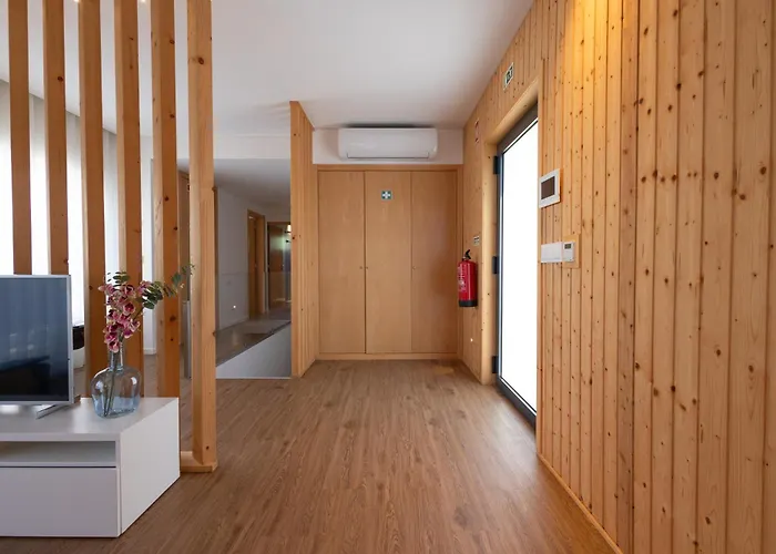 Refugio Oliveiras, Mondim De Bastos